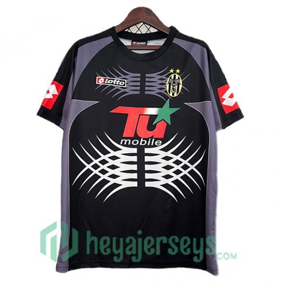 Juventus Retro Goalkeeper Black 2001-2002